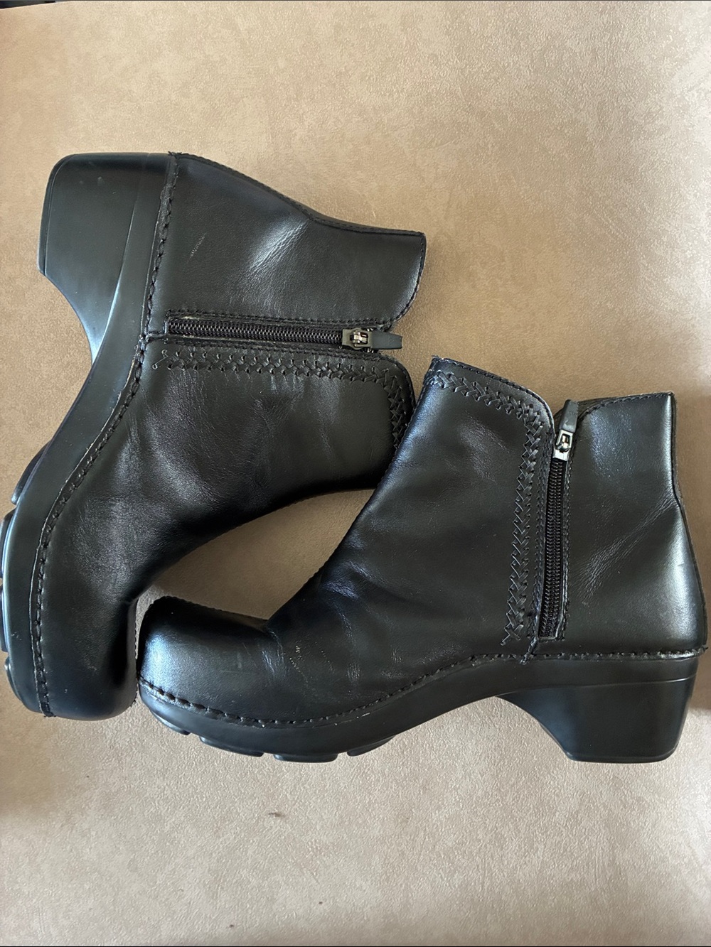 Danako Gently Used Black Leather Side-Zip Ankle Booties